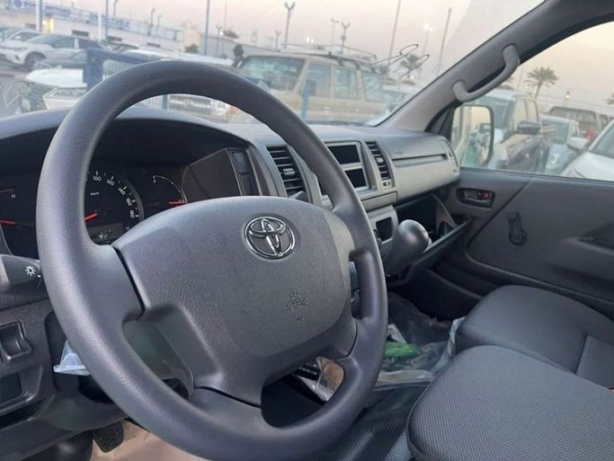 New Toyota HiAce H200 Facelift, 3.0 l, 2025 in Dubai by Mohamed Hakim Motors, White color. GCC Specs | AUTO.AE