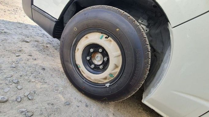 Новый Toyota HiAce H200 Рестайлинг, 3.0 л, 2024 в Дубае от Mohamed Hakim Motors Белый цвет. GCC | AUTO.AE