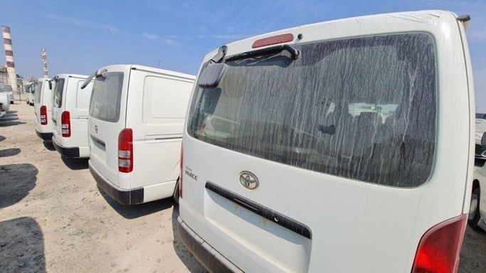 Новый Toyota HiAce H200 Рестайлинг, 3.0 л, 2024 в Дубае от Mohamed Hakim Motors Белый цвет. GCC | AUTO.AE