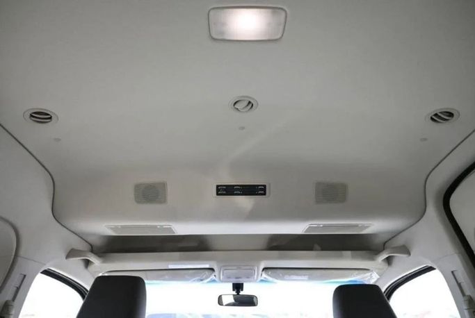 Новый Toyota HiAce H300, 3.5 л, 2023 в Дубае от Mohamed Hakim Motors Белый цвет. GCC | AUTO.AE