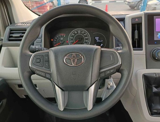 Новый Toyota HiAce H300, 3.5 л, 2025 в Дубае от SK Motors Белый цвет. GCC | AUTO.AE