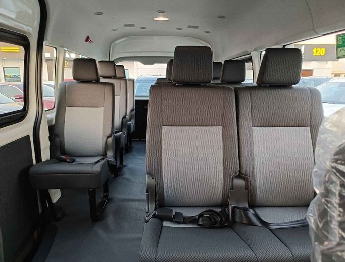 Новый Toyota HiAce H300, 3.5 л, 2025 в Дубае от SK Motors Белый цвет. GCC | AUTO.AE