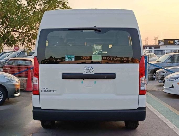 Новый Toyota HiAce H300, 3.5 л, 2025 в Дубае от SK Motors Белый цвет. GCC | AUTO.AE