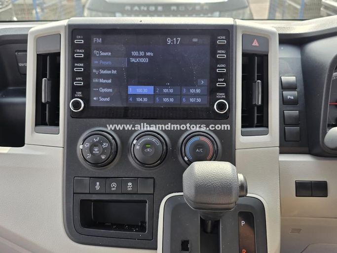 Подержанный Toyota HiAce H300, 2.8 л, 2023 в Дубае от Alhamd Motors Белый цвет. Other | AUTO.AE