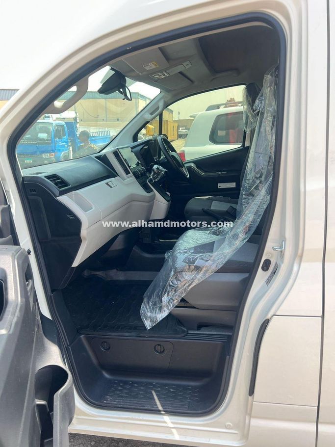 Подержанный Toyota HiAce H300, 2.8 л, 2020 в Дубае от Alhamd Motors Белый цвет. Other | AUTO.AE