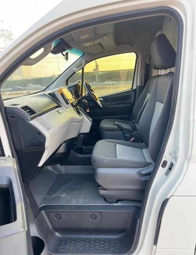 Подержанный Toyota HiAce H300, 2.8 л, 2021 в Дубае от Alhamd Motors Белый цвет. Other | AUTO.AE
