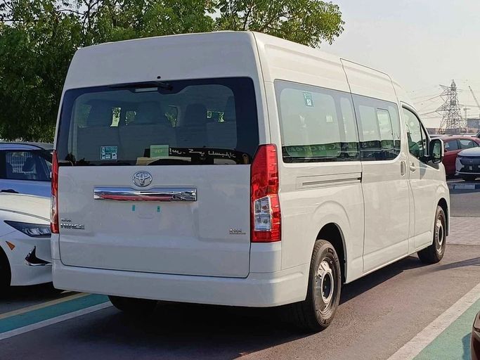 Новый Toyota HiAce H300, 3.5 л, 2025 в Дубае от SK Motors Белый цвет. GCC | AUTO.AE