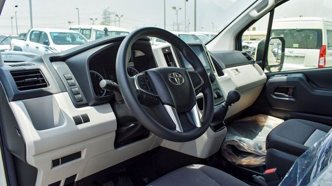 Новый Toyota HiAce H300, 3.5 л, 2024 в Дубае от Najem Motors Белый цвет. GCC | AUTO.AE