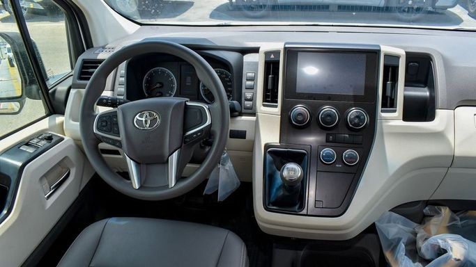 Новый Toyota HiAce H300, 3.5 л, 2024 в Дубае от Najem Motors Белый цвет. GCC | AUTO.AE