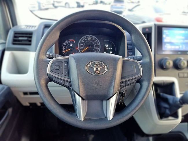 Новый Toyota HiAce H300, 3.5 л, 2025 в Дубае от Soltan Auto Белый цвет. GCC | AUTO.AE