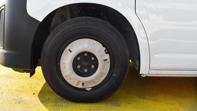 Новый Toyota HiAce H300, 3.5 л, 2024 в Дубае от Najem Motors Белый цвет. GCC | AUTO.AE