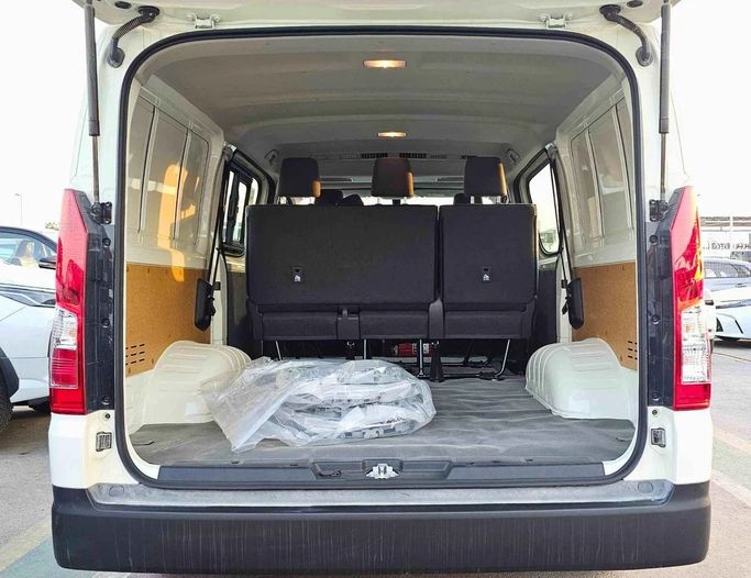 Новый Toyota HiAce H300, 3.5 л, 2025 в Дубае от SK Motors Белый цвет. GCC | AUTO.AE