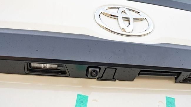 Новый Toyota HiAce H300, 3.5 л, 2025 в Дубае от Soltan Auto Белый цвет. GCC | AUTO.AE