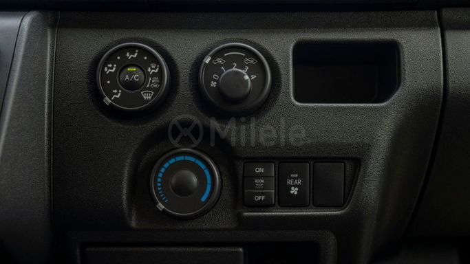 Новый Toyota HiAce H200 Рестайлинг, 3.0 л, 2025 в Дубае от Milele Белый цвет. Other | AUTO.AE