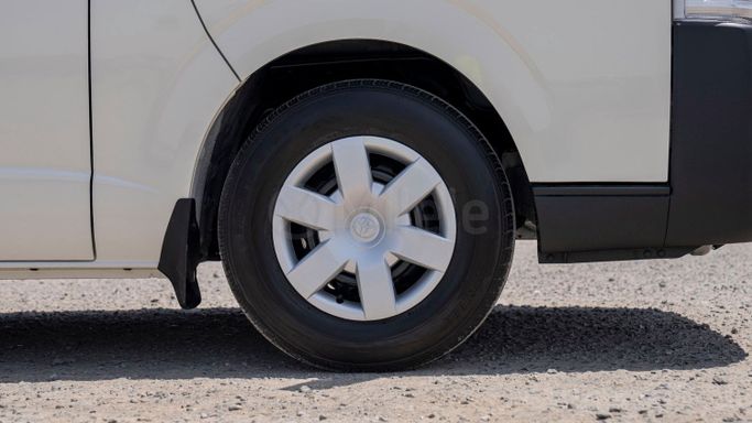 Новый Toyota HiAce H200 Рестайлинг, 3.0 л, 2025 в Дубае от Milele Белый цвет. Other | AUTO.AE