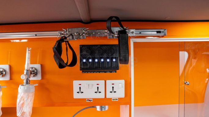 New Toyota HiAce H200 Facelift, 3.0 l, 2023 in Dubai by Milele, White color. Other | AUTO.AE