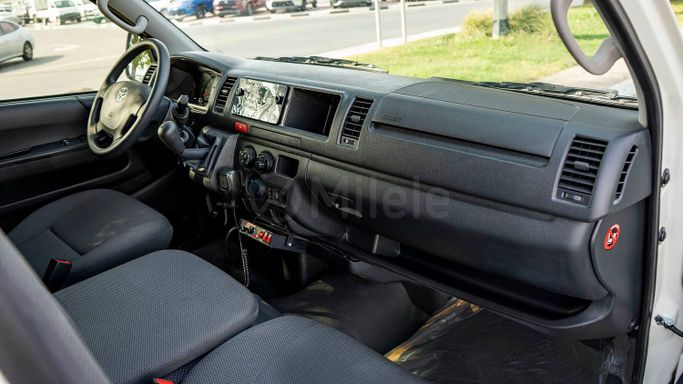 Новый Toyota HiAce H200 Рестайлинг, 2.0 л, 2024 в Дубае от Milele Белый цвет. Other | AUTO.AE