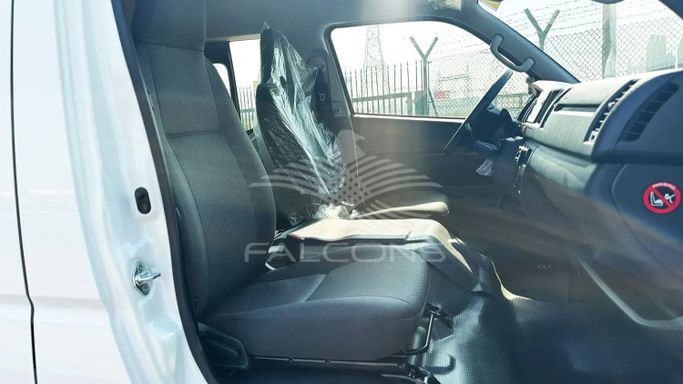 Новый Toyota HiAce H200 Рестайлинг, 3.0 л, 2023 в Дубае от Falcons GT Motors FZCO Белый цвет. Other | AUTO.AE