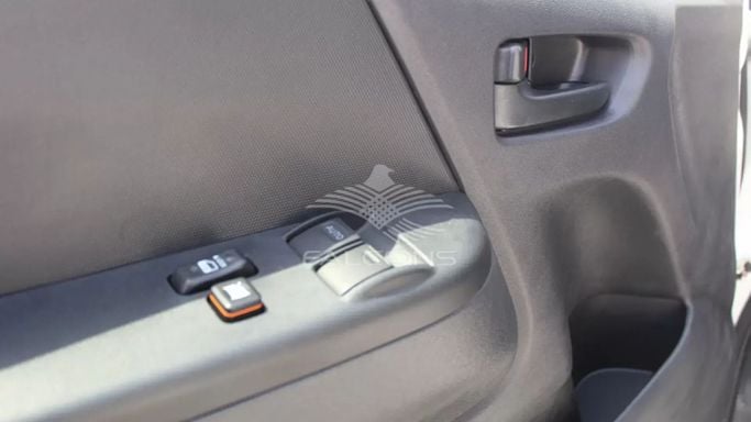 Новый Toyota HiAce H200 Рестайлинг, 2.5 л, 2025 в Дубае от Falcons GT Motors FZCO Белый цвет. Other | AUTO.AE