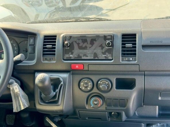 Новый Toyota HiAce H200 Рестайлинг, 2.7 л, 2024 в Дубае от Titanum Cars Белый цвет. Other | AUTO.AE