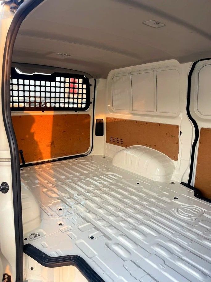 Подержанный Toyota HiAce H300, 3.5 л, 2020 в Дубае от Shalimar Белый цвет. GCC | AUTO.AE