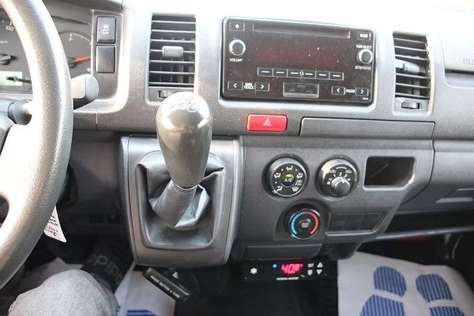 Used Toyota HiAce H200 Facelift, 2.7 l, 2022 in Dubai by SZS Auto Planet, White color. GCC Specs | AUTO.AE