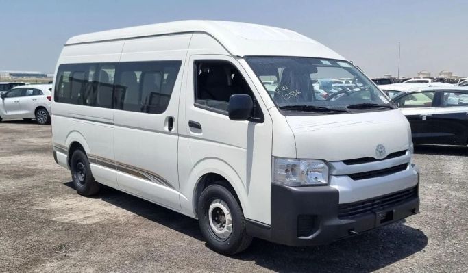 جديدة Toyota HiAce عملية شد الوجه H200, 2.0 l, 2024 في في دبي من Gulzar Motors FZE، اللون أبيض. مواصفات الخليج | AUTO.AE