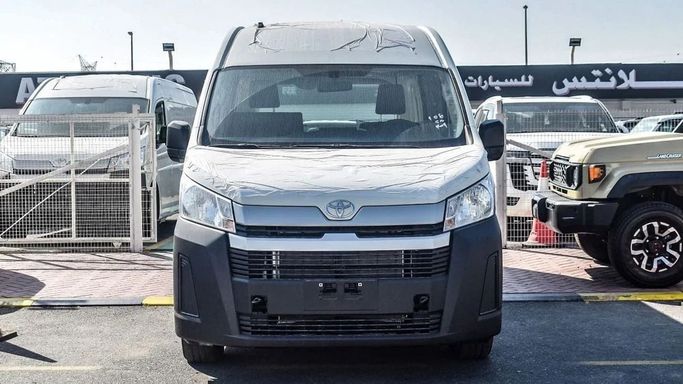 Новый Toyota HiAce H300, 3.5 л, 2025 в Дубае от Atlantis Motors FZE Белый цвет. GCC | AUTO.AE