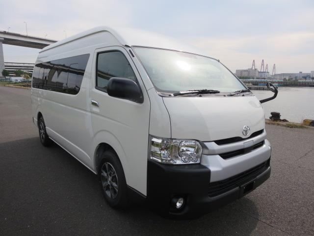 مستعملة Toyota HiAce H300, 3.5 l, 2019 في في دبي، اللون أبيض. المواصفات الأمريكية | AUTO.AE