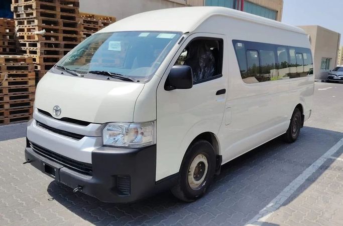 جديدة Toyota HiAce عملية شد الوجه H200, 2.5 l, 2025 في في دبي من Mercury Global FZCO، اللون أبيض.  | AUTO.AE