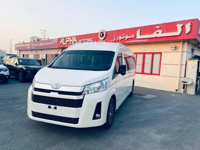 Новый Toyota HiAce H300, 2.8 л, 2026 в Дубае от ALPHA MOTORS FZE Белый цвет. GCC | AUTO.AE