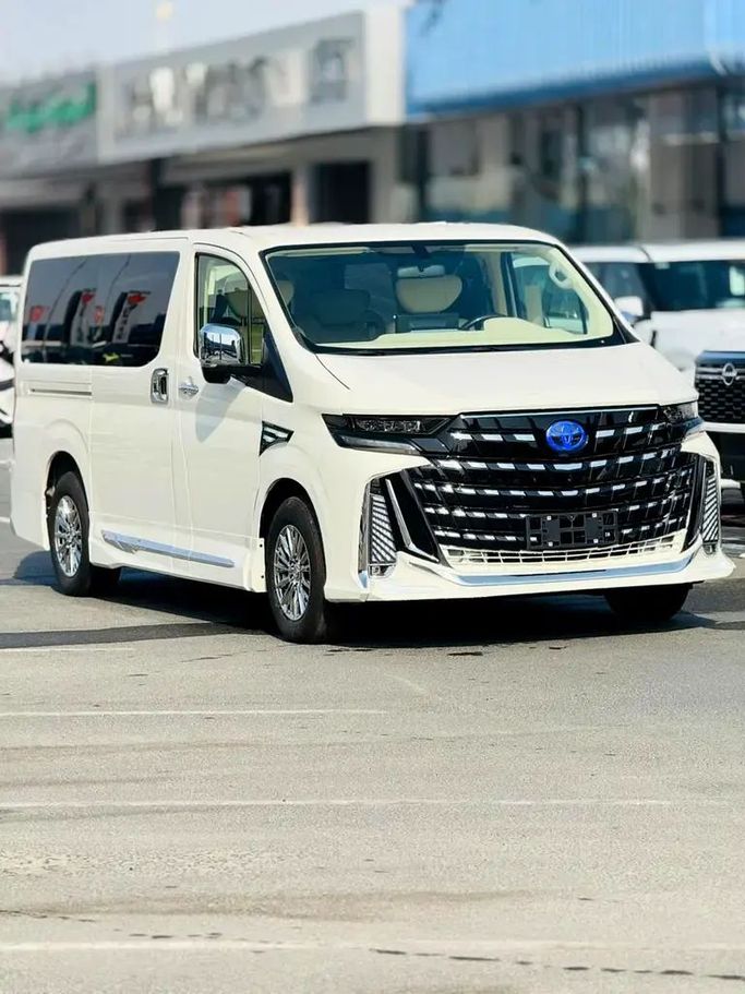 Новый Toyota HiAce H300, 3.5 л, 2023 в Дубае от Great West East Auto Белый цвет. GCC | AUTO.AE | Объявление #259853