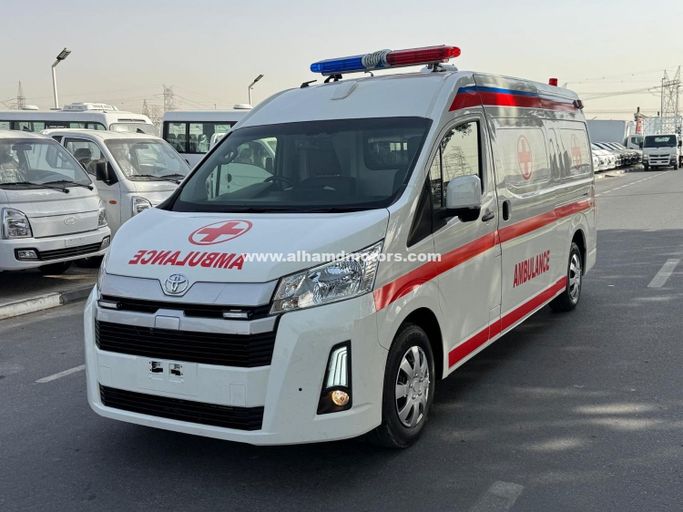 Used Toyota HiAce H300, 2.8 l, 2023 in Dubai by Alhamd Motors, White color.  | AUTO.AE | Listing #260516