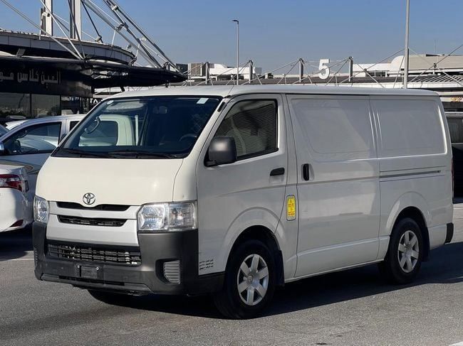 مستعملة Toyota HiAce عملية فيس ليفت H200, 2.7 l, 2022 في في دبي من Al Warqa Used Cars LLC، اللون أبيض. مواصفات الخليج | AUTO.AE | إعلان #272411