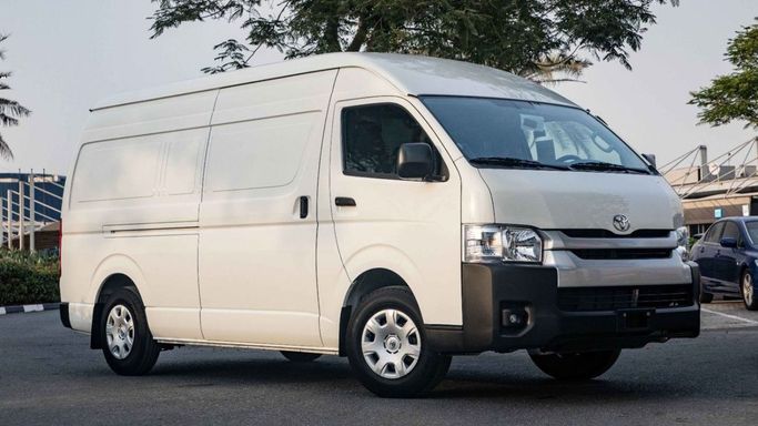 جديدة ⁦Toyota HiAce عملية فيس ليفت H200، 2.0 l، 2026⁩ في في الإمارات, دبي من Dresden Motors، اللون أبيض. مواصفات الخليج | AUTO.AE | إعلان #286281