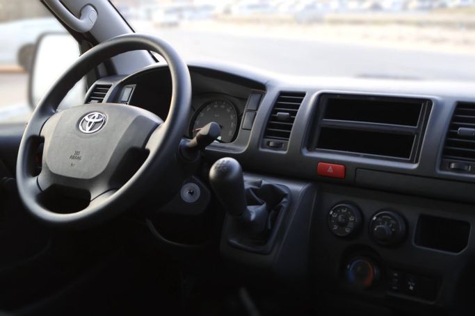 Новый Toyota HiAce H200 Рестайлинг, 2.5 л, 2026 в ОАЭ, Дубай от ALPHA MOTORS FZE Белый цвет. Японская | AUTO.AE | Объявление #295457 — фото 13 из 18