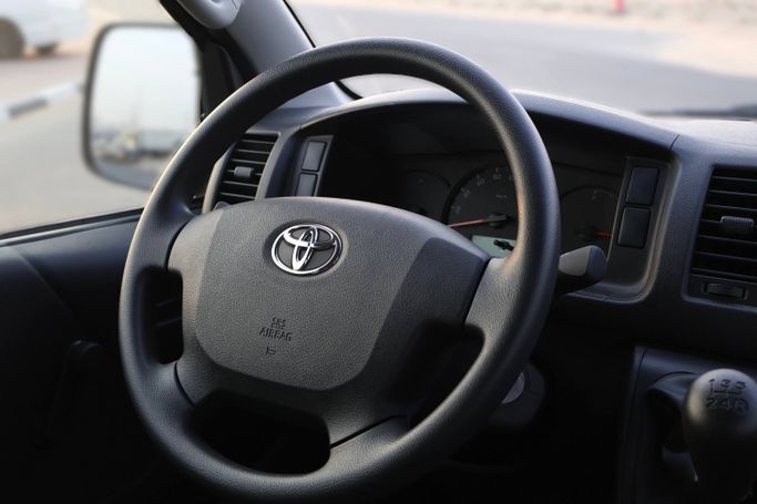 Новый Toyota HiAce H200 Рестайлинг, 2.5 л, 2026 в ОАЭ, Дубай от ALPHA MOTORS FZE Белый цвет. Японская | AUTO.AE | Объявление #295457 — фото 14 из 18