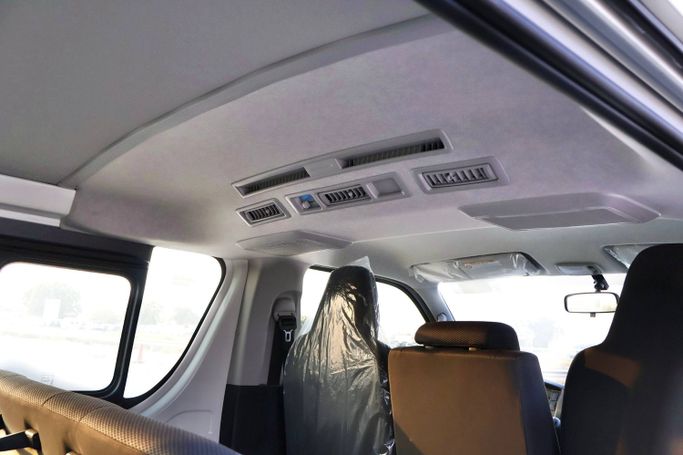 Новый Toyota HiAce H200 Рестайлинг, 2.5 л, 2026 в ОАЭ, Дубай от ALPHA MOTORS FZE Белый цвет. Японская | AUTO.AE | Объявление #295457 — фото 8 из 18