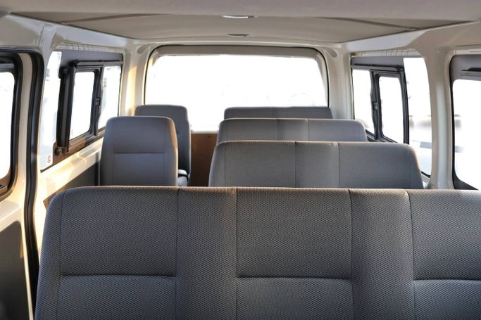 Новый Toyota HiAce H200 Рестайлинг, 2.5 л, 2026 в ОАЭ, Дубай от ALPHA MOTORS FZE Белый цвет. Японская | AUTO.AE | Объявление #295457 — фото 9 из 18