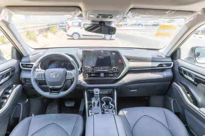 Новый Toyota Highlander IV (U70), 2.5 л, 2025 в Дубае от Laith Alobaidi Motors Белый цвет. Китайская | AUTO.AE