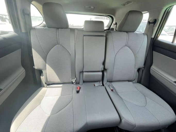 New Toyota Highlander IV (U70), 2.5 l, 2024 in Dubai by Mohamed Hakim Motors, Black color. GCC Specs | AUTO.AE