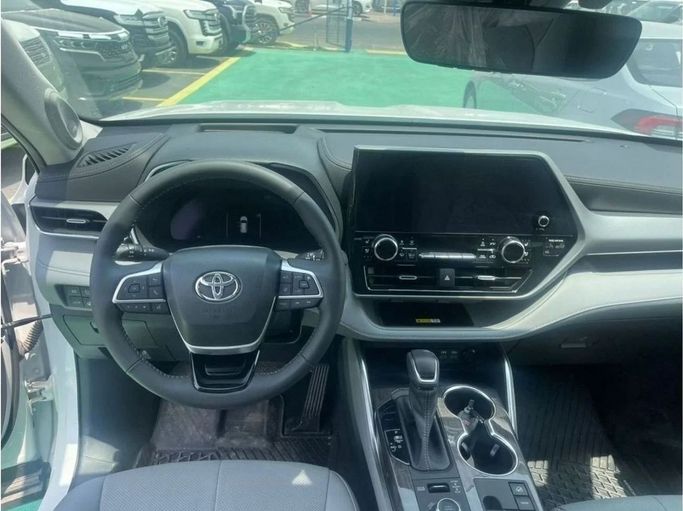 Новый Toyota Highlander IV (U70), 2.4 л, 2024 в Дубае от Mohamed Hakim Motors Белый цвет. GCC | AUTO.AE