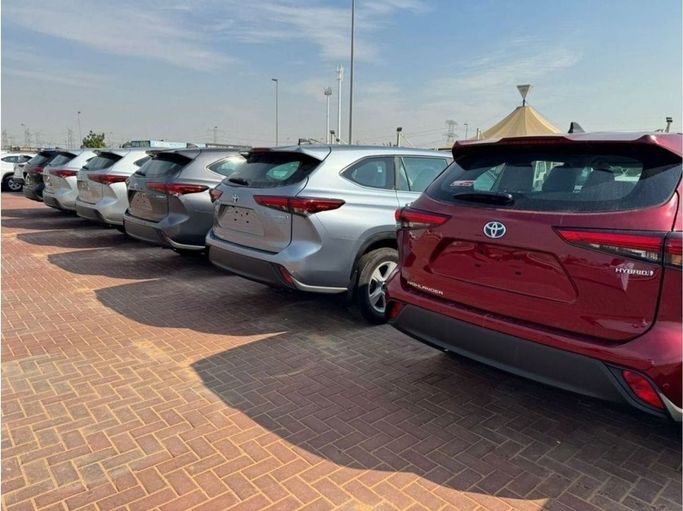 Новый Toyota Highlander IV (U70), 2.5 л, 2024 в Дубае от Mohamed Hakim Motors Серый цвет. GCC | AUTO.AE