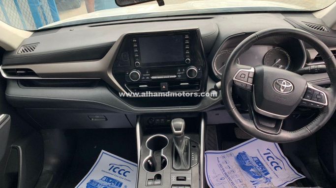Used Toyota Highlander IV (U70), 3.5 l, 2022 in Dubai by Alhamd Motors, White color. Other | AUTO.AE