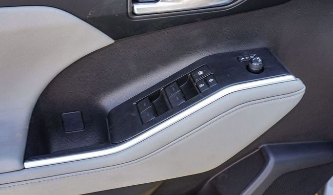 Новый Toyota Highlander IV (U70), 2.5 л, 2024 в Дубае от Najem Motors Синий цвет. GCC | AUTO.AE