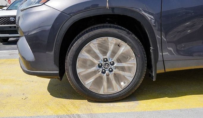 Новый Toyota Highlander IV (U70), 2.5 л, 2024 в Дубае от Najem Motors Черный цвет. GCC | AUTO.AE