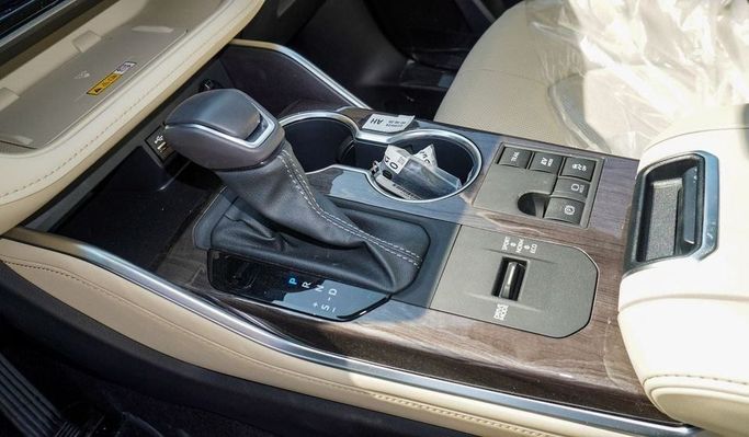 Новый Toyota Highlander IV (U70), 2.5 л, 2024 в Дубае от Najem Motors Черный цвет. GCC | AUTO.AE