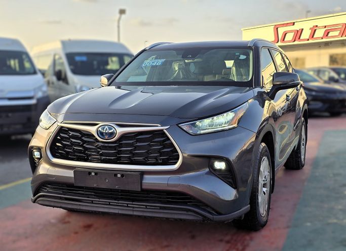 جديدة Toyota Highlander IV (U70), 2.5 l, 2023 في في دبي من Soltan Auto، اللون رمادي. مواصفات الخليج | AUTO.AE