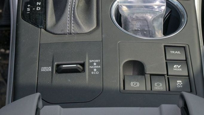 Новый Toyota Highlander IV (U70), 2.5 л, 2024 в Дубае от Najem Motors Белый цвет. GCC | AUTO.AE