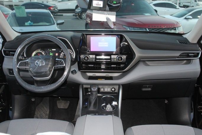 Новый Toyota Highlander IV (U70), 2.5 л, 2023 в Дубае от Titanum Cars Черный цвет. Other | AUTO.AE
